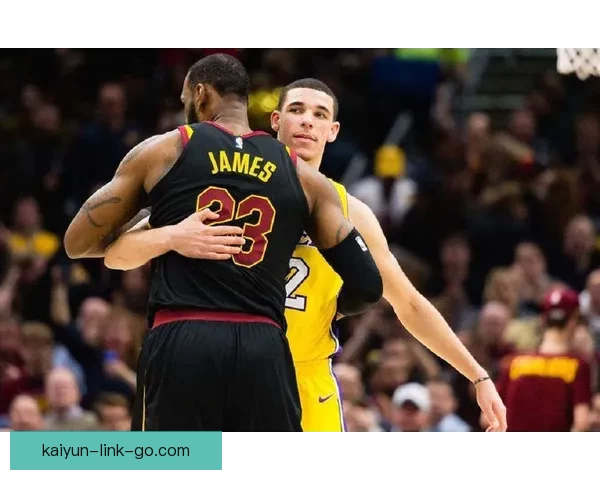 雷迪克称球队限制艾顿海斯三分詹姆斯表现依旧令人惊叹 雷迪克称球队限制艾顿海斯三分詹姆斯表现依旧令人惊叹