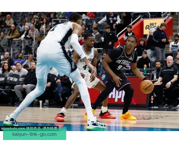 文班亚马统治攻防砍下26分14篮板马刺三人20加狂胜热火迎来六连胜