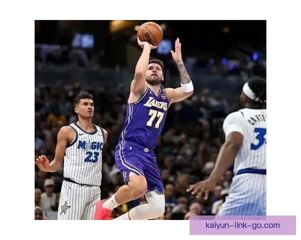 湖人13战12胜稳居联盟前五 东契奇场均36+8+7 技犯取消引发争议